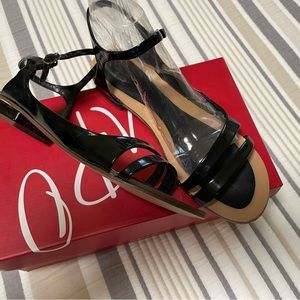 Impo Black Patent Leather flat sandal. Size 8